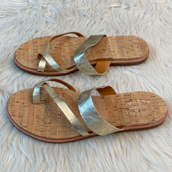 Kork-Ease Belinda Leather Metallic Gold Sandals, Size 11M - Picture 6 of 17